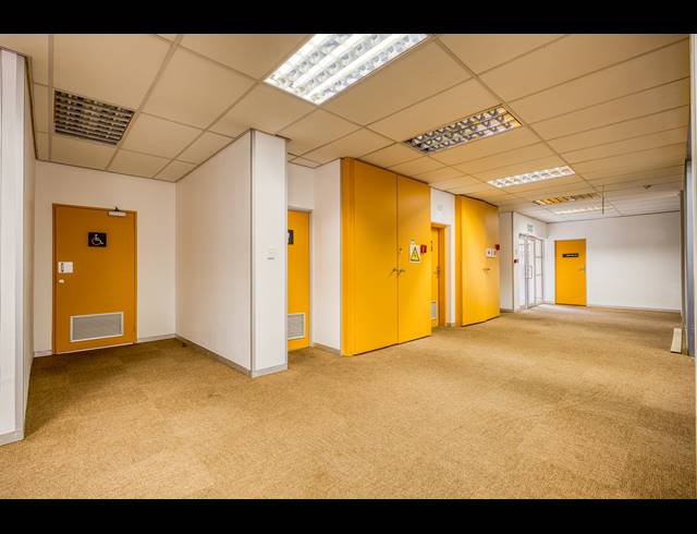 3,513M² OFFICE FOR SALE IN FERNDALE